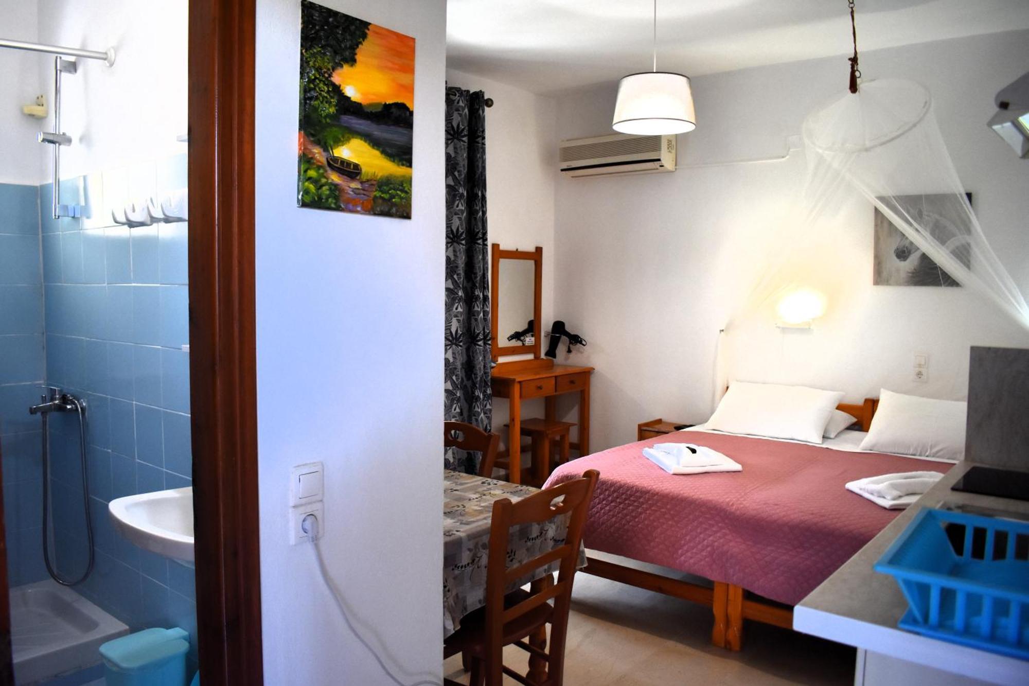 Kostas Apartments & Studios Agios Georgios Pagon Exteriör bild