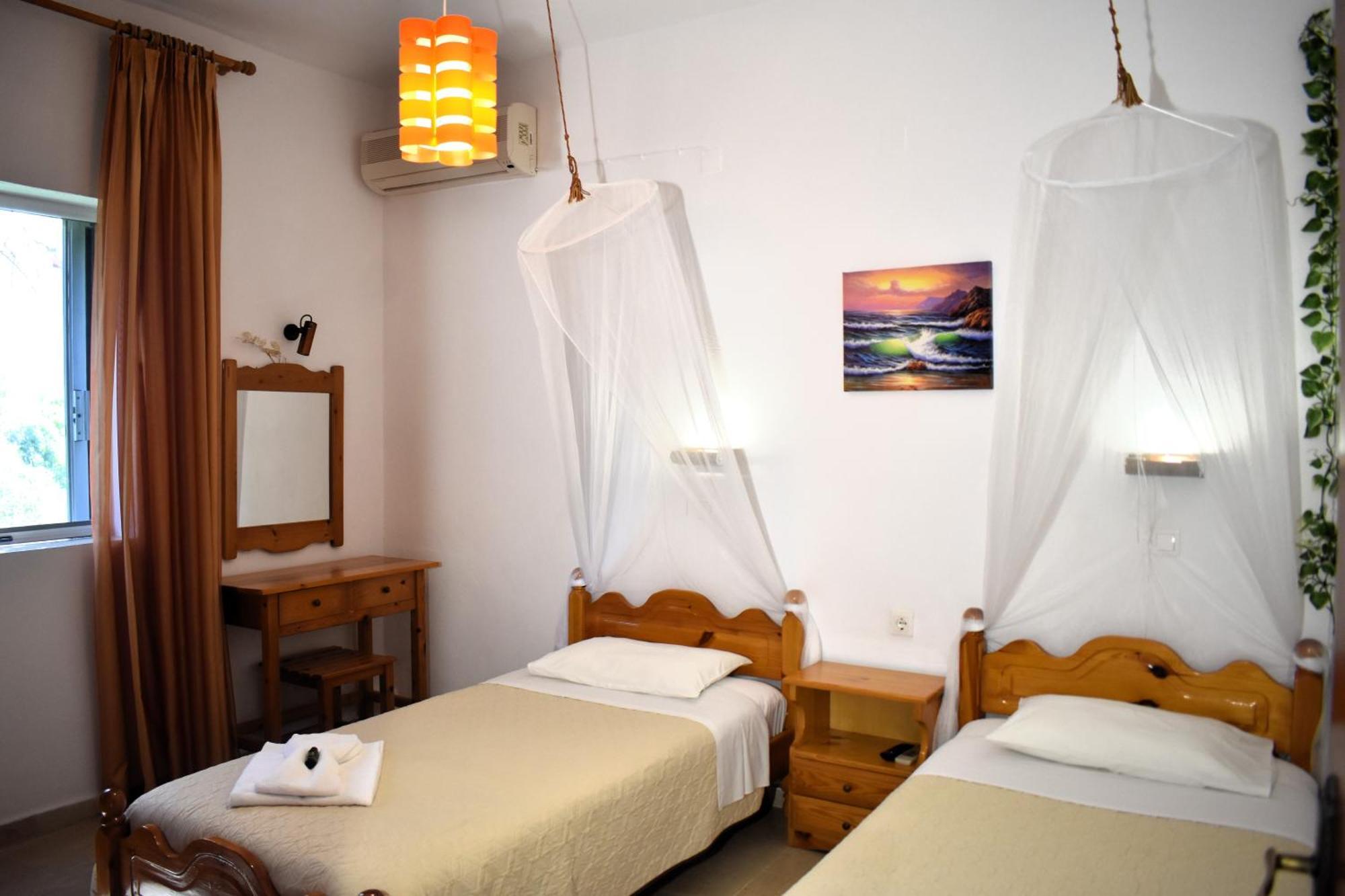 Kostas Apartments & Studios Agios Georgios Pagon Exteriör bild