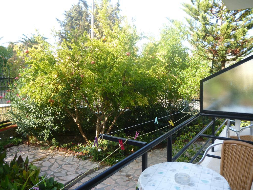 Kostas Apartments & Studios Agios Georgios Pagon Exteriör bild