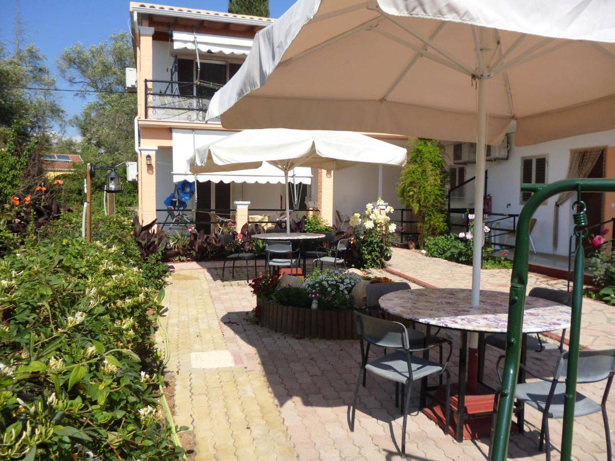 Kostas Apartments & Studios Agios Georgios Pagon Exteriör bild