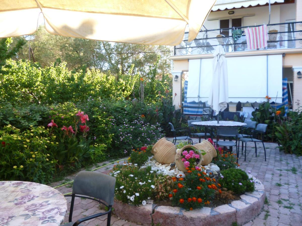 Kostas Apartments & Studios Agios Georgios Pagon Exteriör bild