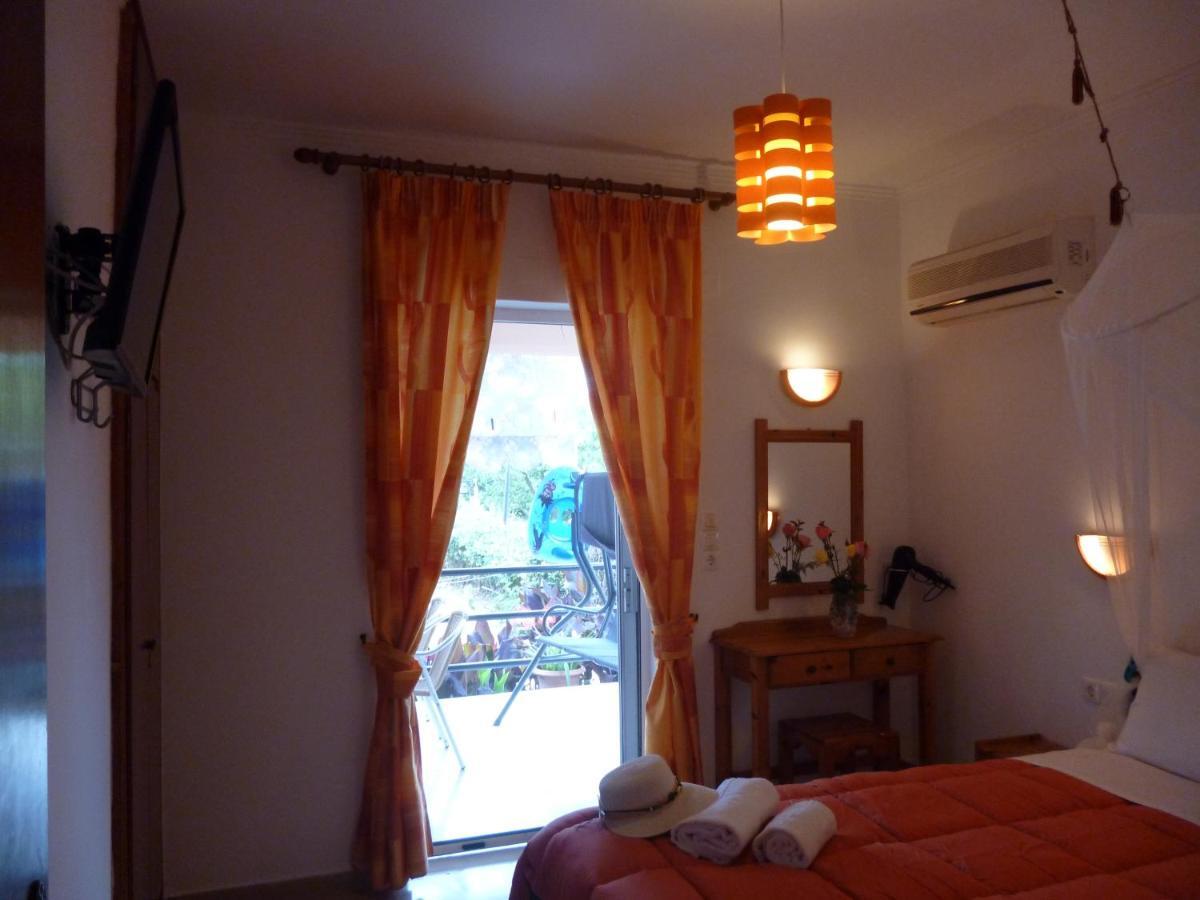 Kostas Apartments & Studios Agios Georgios Pagon Exteriör bild