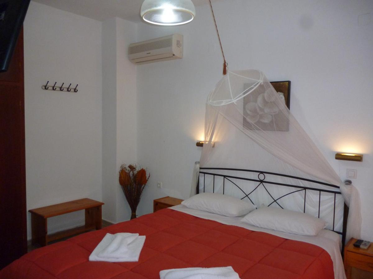 Kostas Apartments & Studios Agios Georgios Pagon Exteriör bild