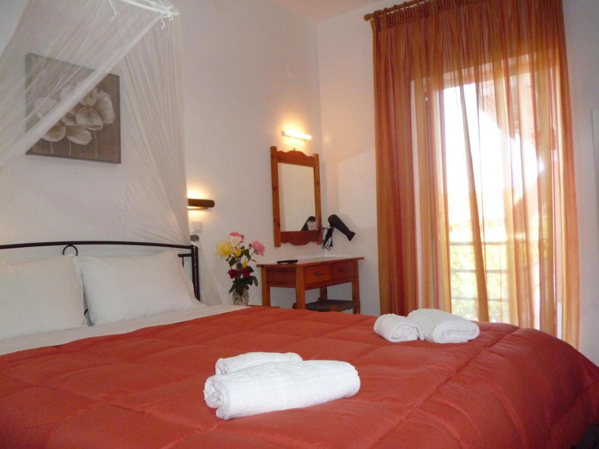Kostas Apartments & Studios Agios Georgios Pagon Exteriör bild