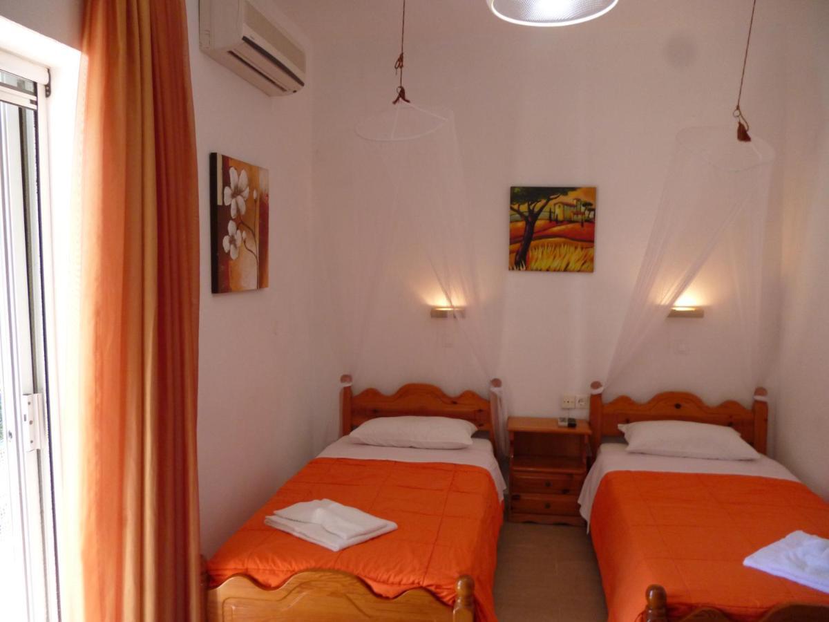 Kostas Apartments & Studios Agios Georgios Pagon Exteriör bild