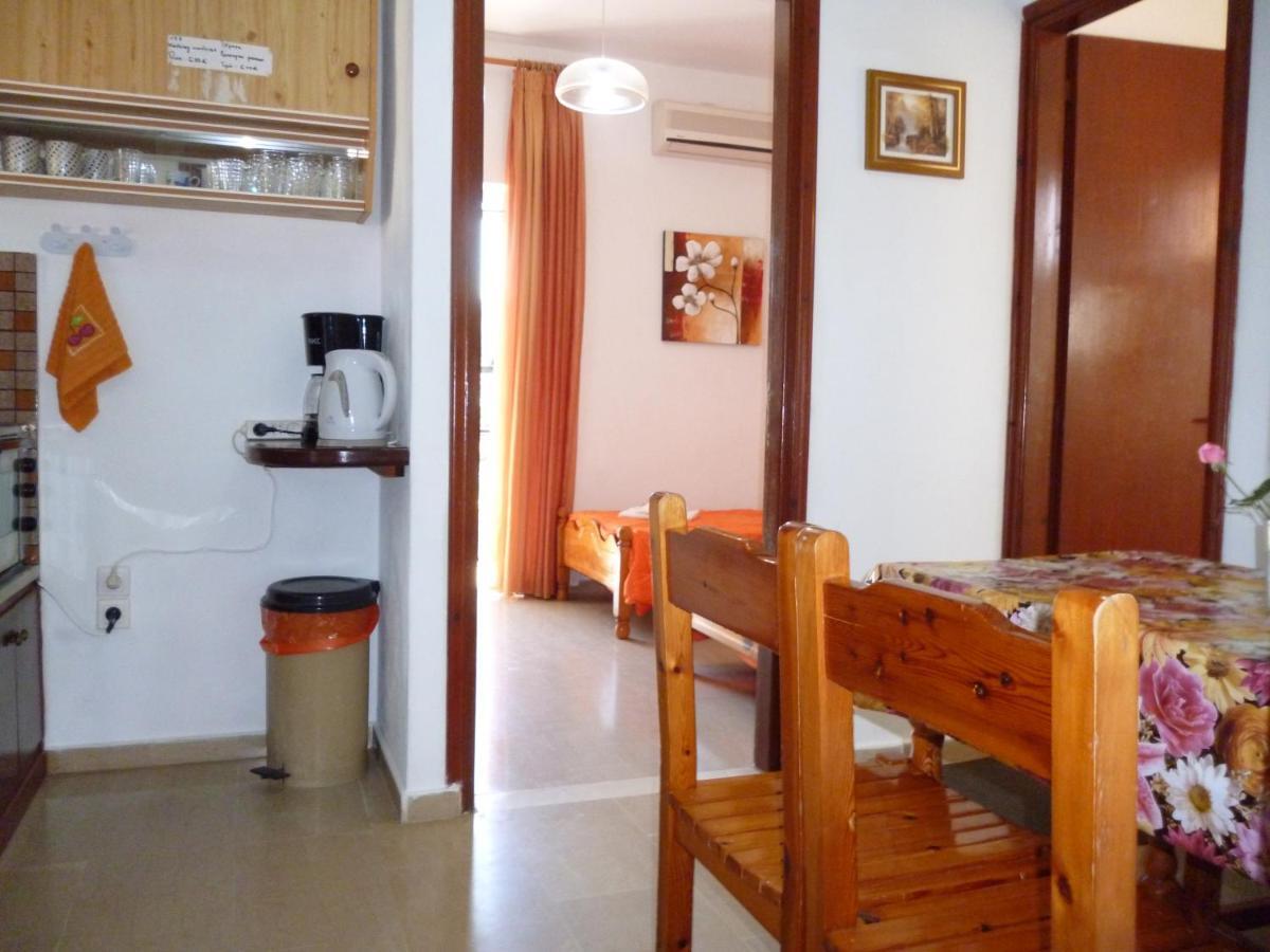 Kostas Apartments & Studios Agios Georgios Pagon Exteriör bild