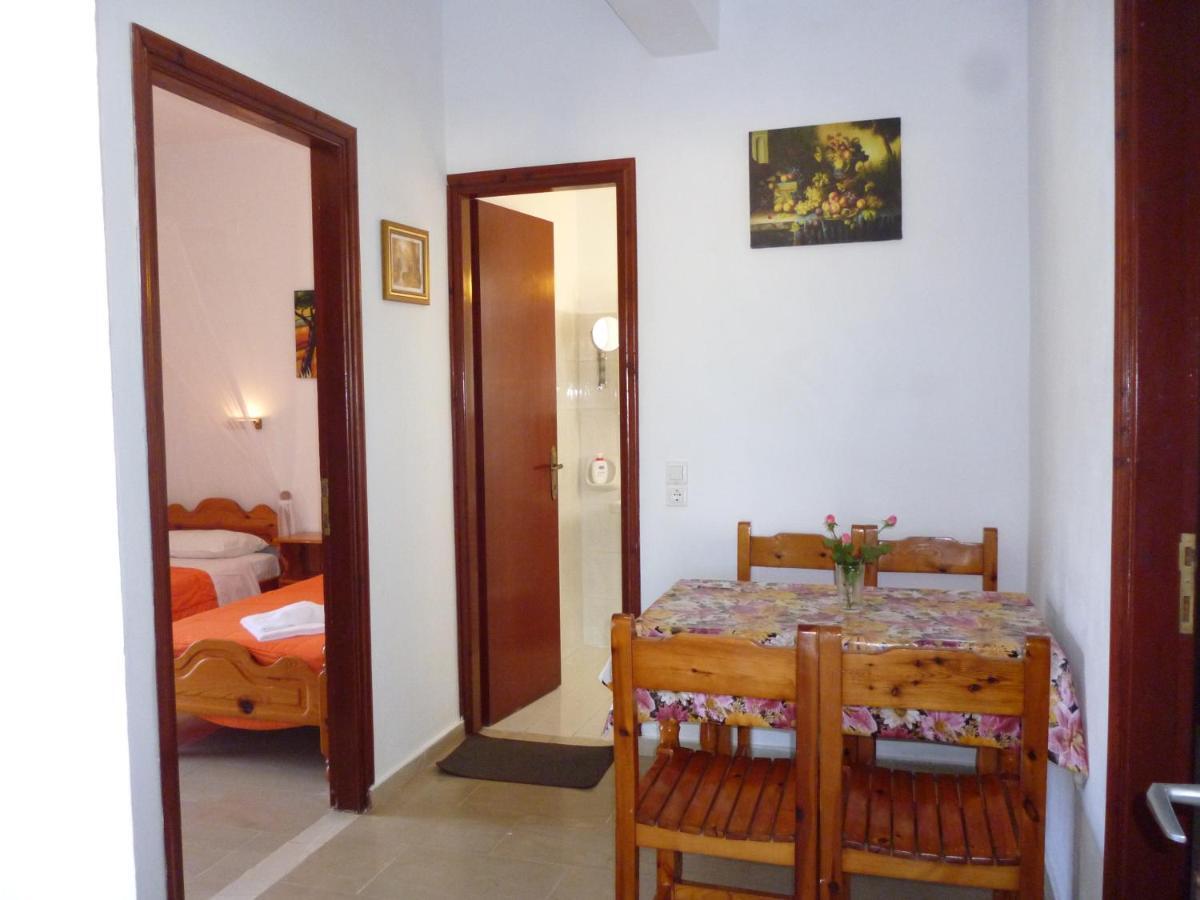 Kostas Apartments & Studios Agios Georgios Pagon Exteriör bild