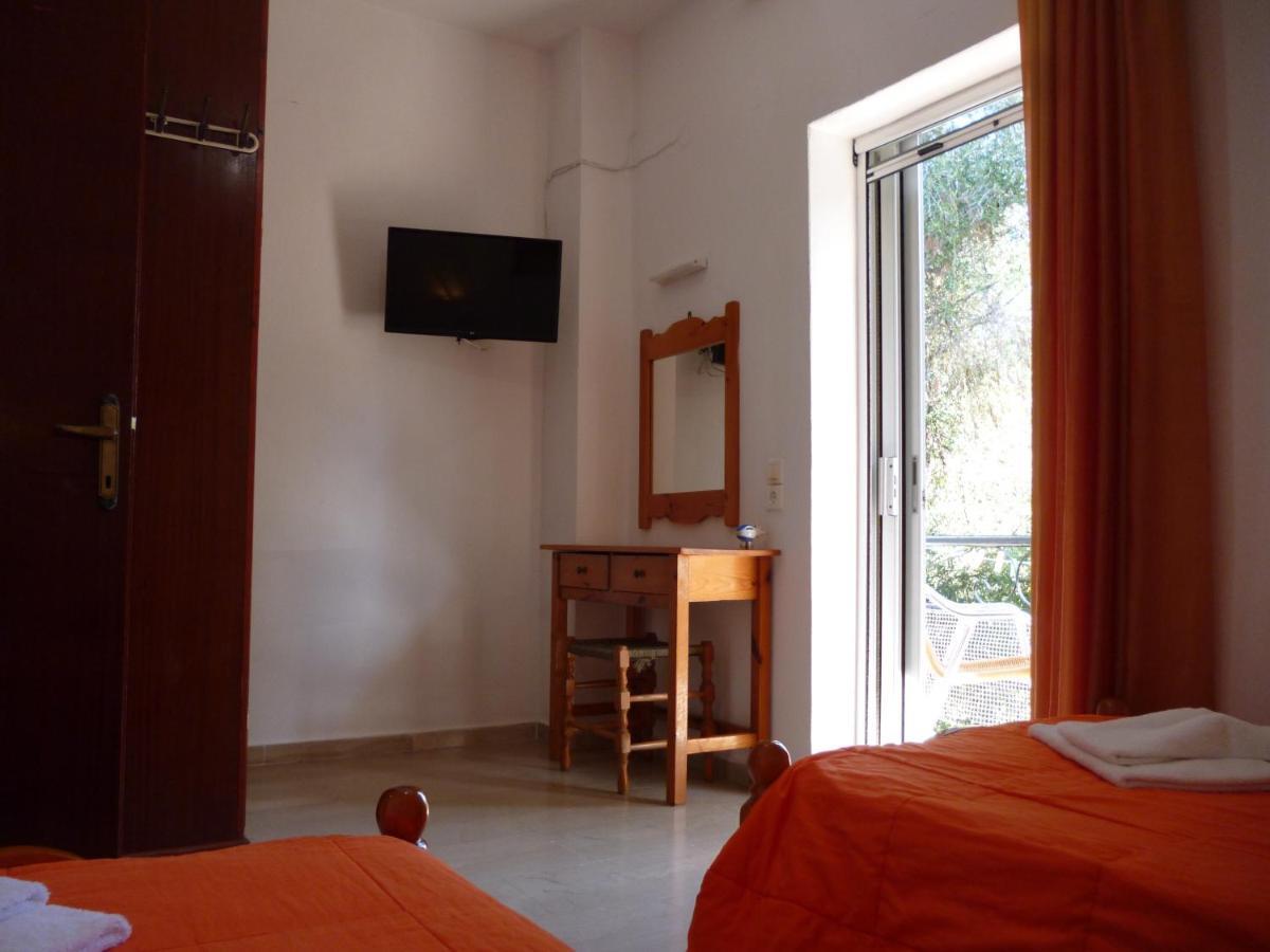 Kostas Apartments & Studios Agios Georgios Pagon Exteriör bild