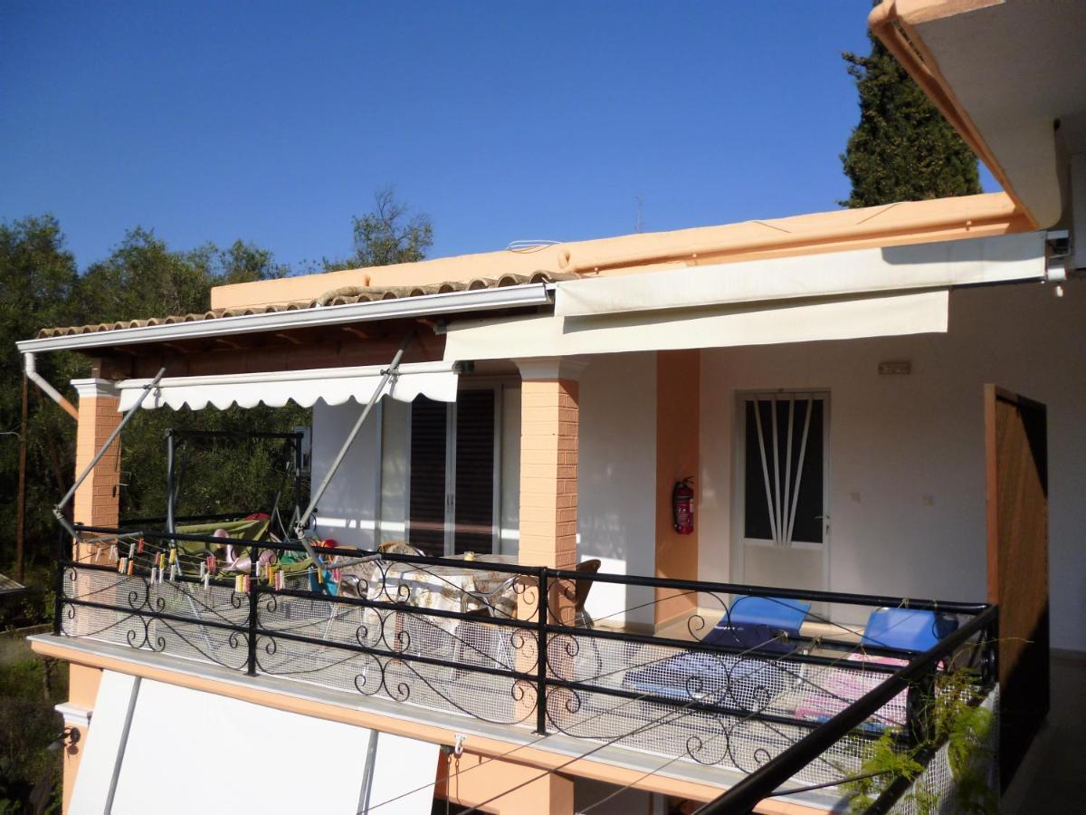 Kostas Apartments & Studios Agios Georgios Pagon Exteriör bild