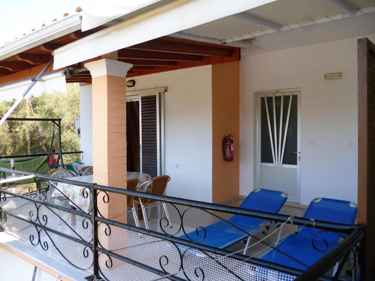 Kostas Apartments & Studios Agios Georgios Pagon Exteriör bild